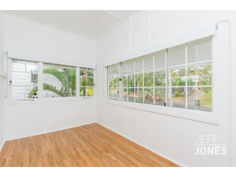 19 Rowsley Street, Greenslopes QLD 4120