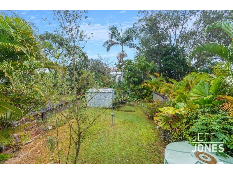 19 Rowsley Street, Greenslopes QLD 4120