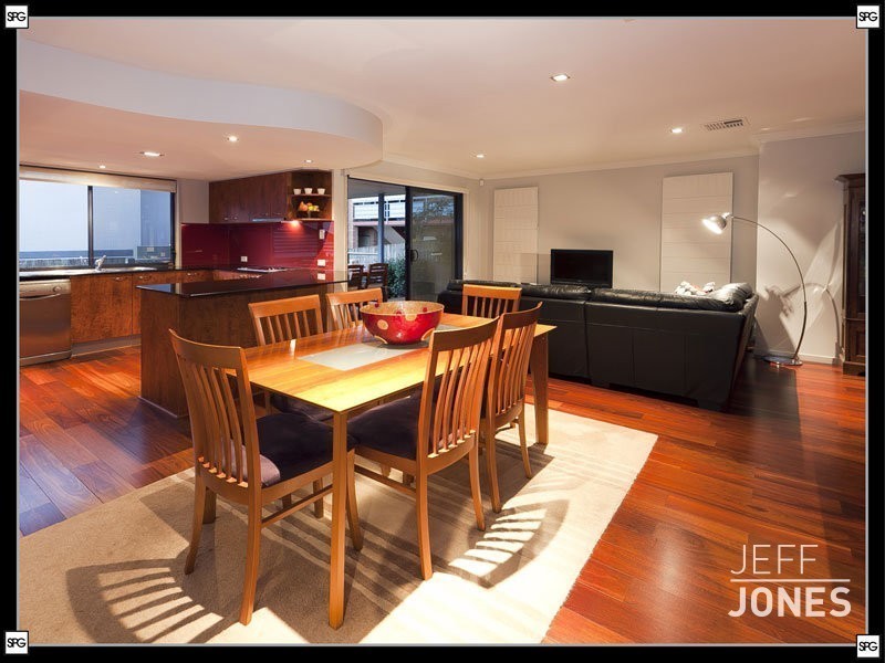 32 Eighth Avenue, Coorparoo QLD 4151