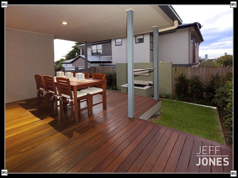 32 Eighth Avenue, Coorparoo QLD 4151