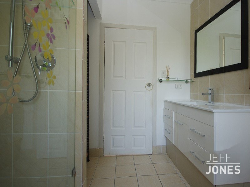 86 Nicholson Street, Greenslopes QLD 4120