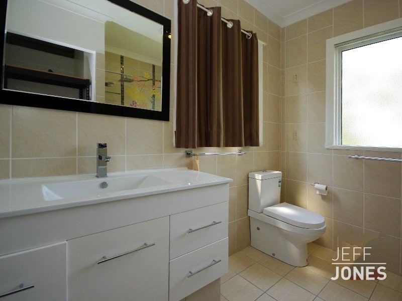 86 Nicholson Street, Greenslopes QLD 4120