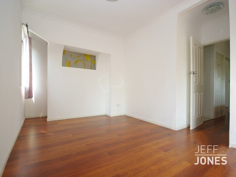 86 Nicholson Street, Greenslopes QLD 4120