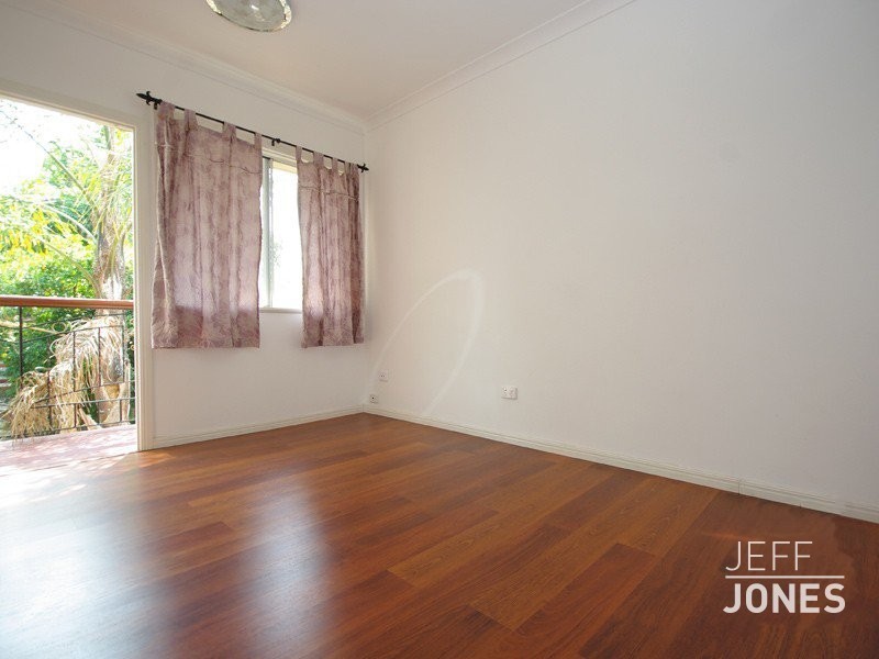 86 Nicholson Street, Greenslopes QLD 4120