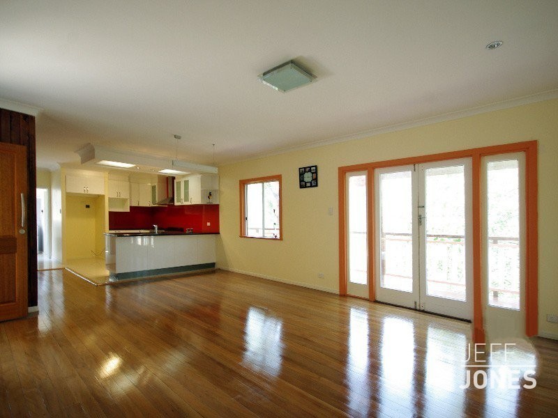 86 Nicholson Street, Greenslopes QLD 4120