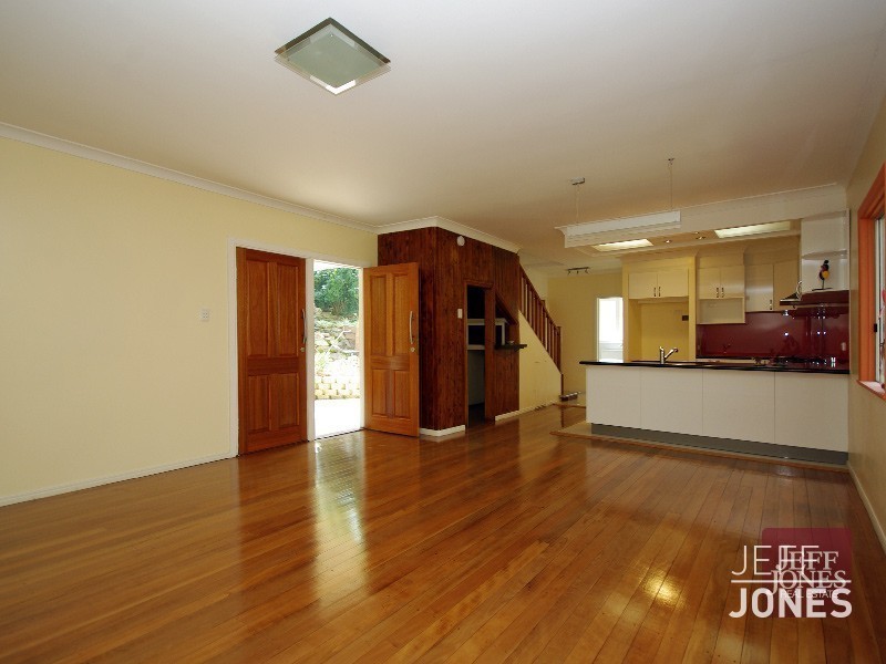 86 Nicholson Street, Greenslopes QLD 4120