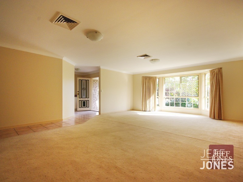 62 Nardie Street, Eight Mile Plains QLD 4113