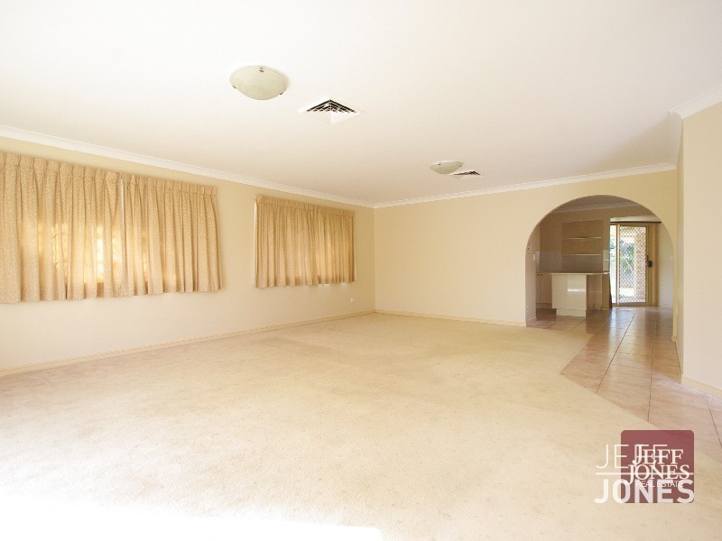 62 Nardie Street, Eight Mile Plains QLD 4113