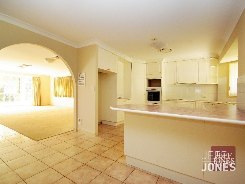 62 Nardie Street, Eight Mile Plains QLD 4113