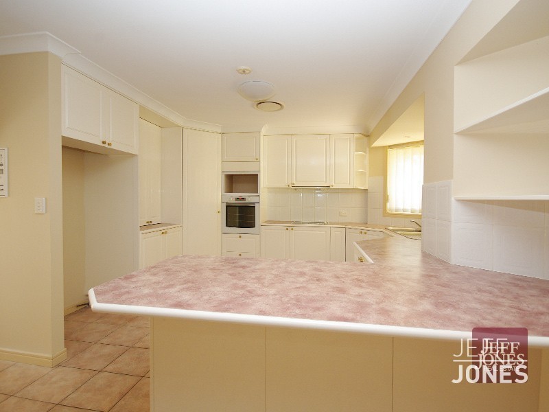 62 Nardie Street, Eight Mile Plains QLD 4113