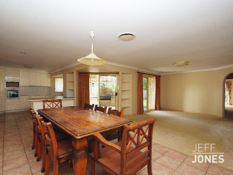 62 Nardie Street, Eight Mile Plains QLD 4113