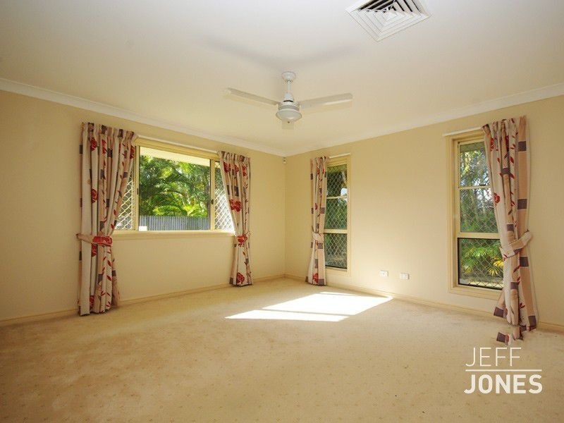 62 Nardie Street, Eight Mile Plains QLD 4113