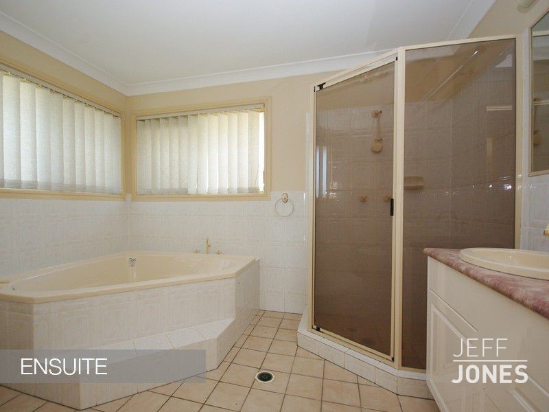 62 Nardie Street, Eight Mile Plains QLD 4113