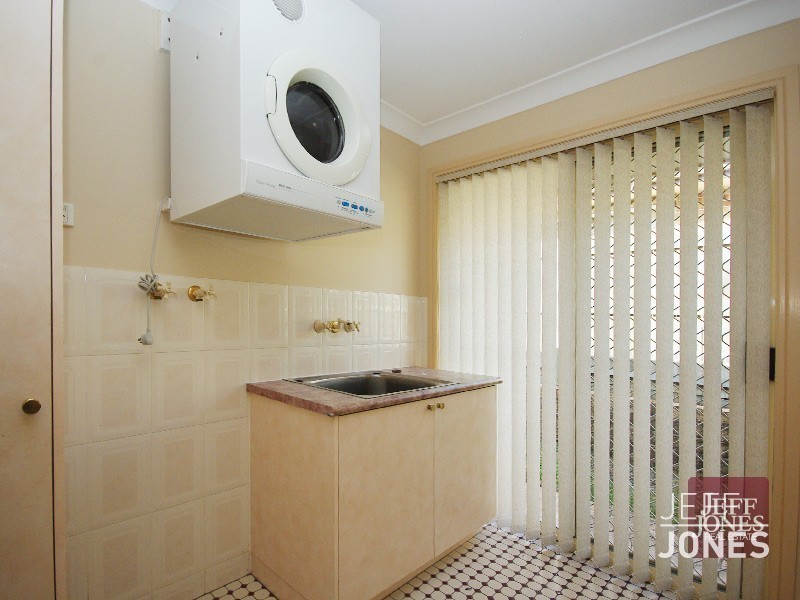 62 Nardie Street, Eight Mile Plains QLD 4113