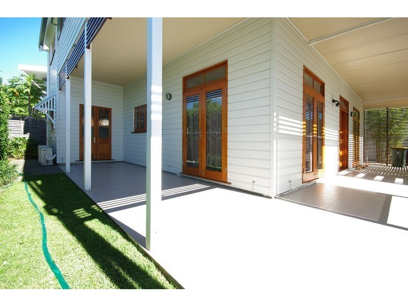 1/25 Douglas Street, Greenslopes QLD 4120