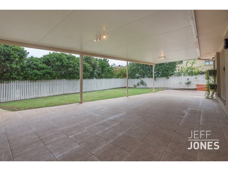 14 Grasmere Place, Carindale QLD 4152