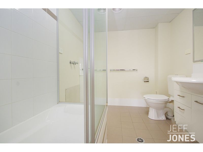 9/76 Old Cleveland Road, Greenslopes QLD 4120