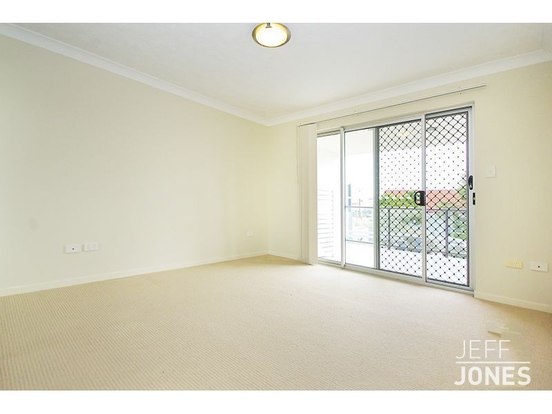 9/76 Old Cleveland Road, Greenslopes QLD 4120
