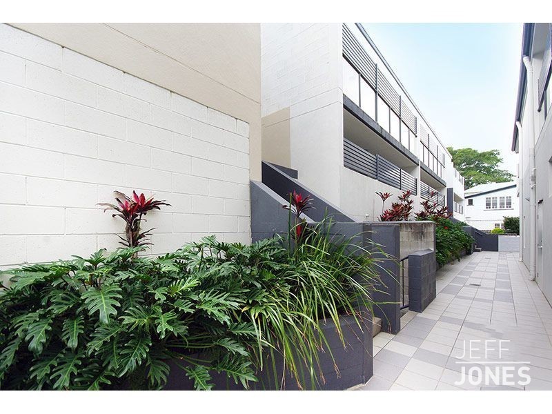 9/76 Old Cleveland Road, Greenslopes QLD 4120