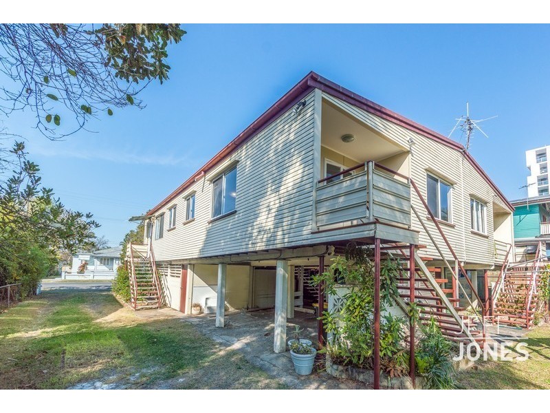 4/99 Cavendish Road, Coorparoo QLD 4151