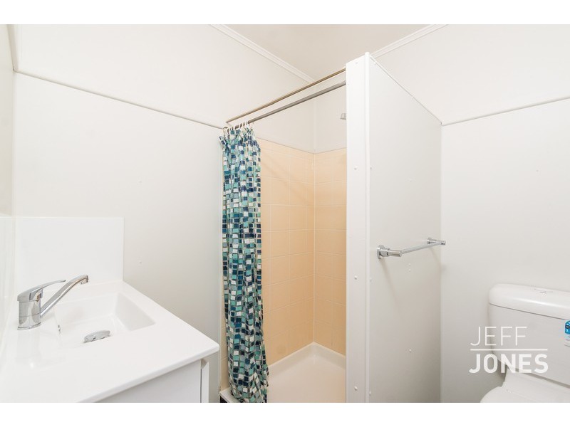 4/99 Cavendish Road, Coorparoo QLD 4151