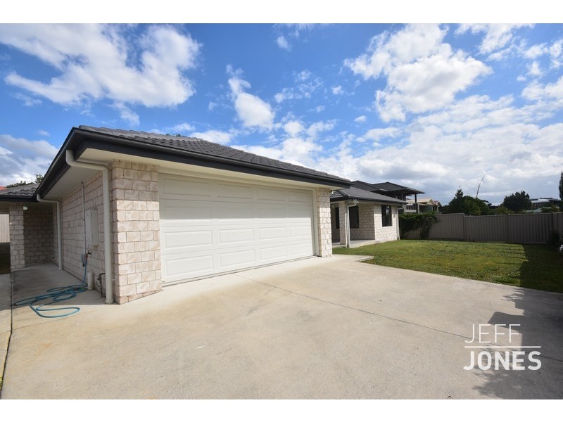 137 Seville Road, Holland Park QLD 4121