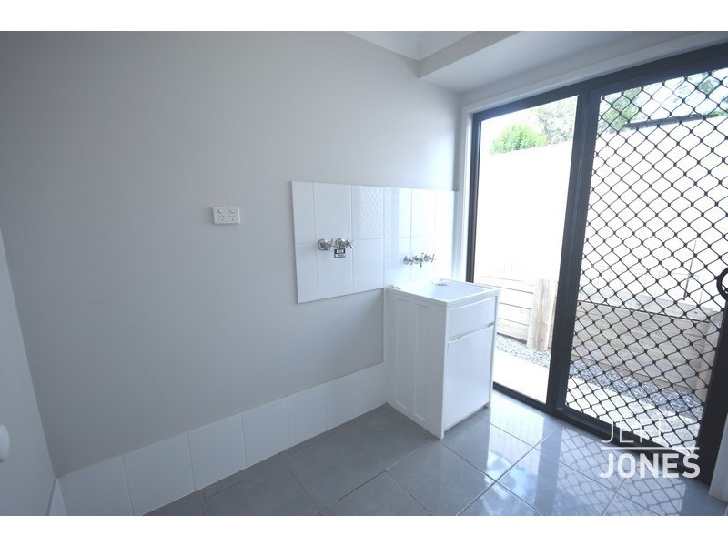 137 Seville Road, Holland Park QLD 4121