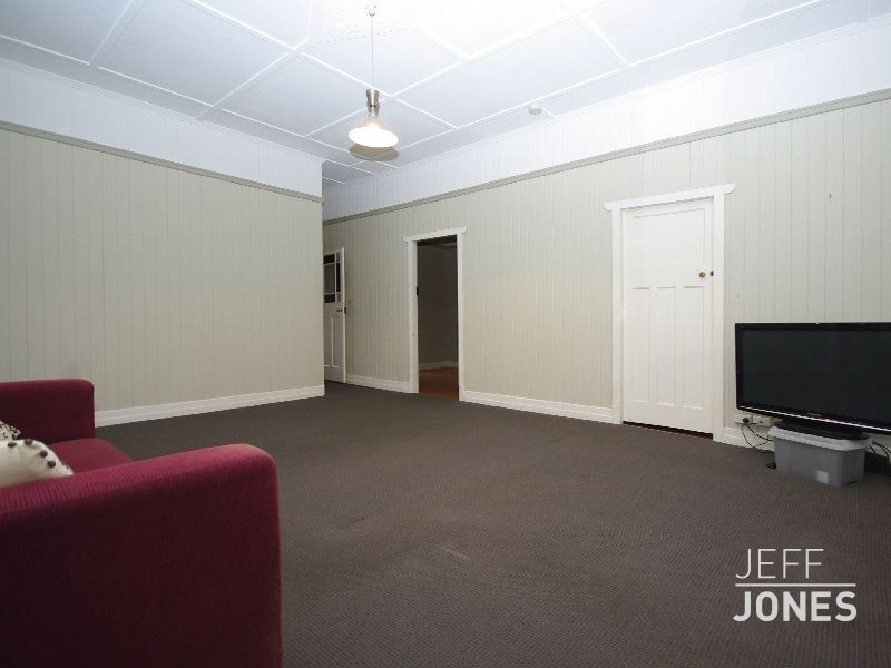 14 Leicester Street, Coorparoo QLD 4151