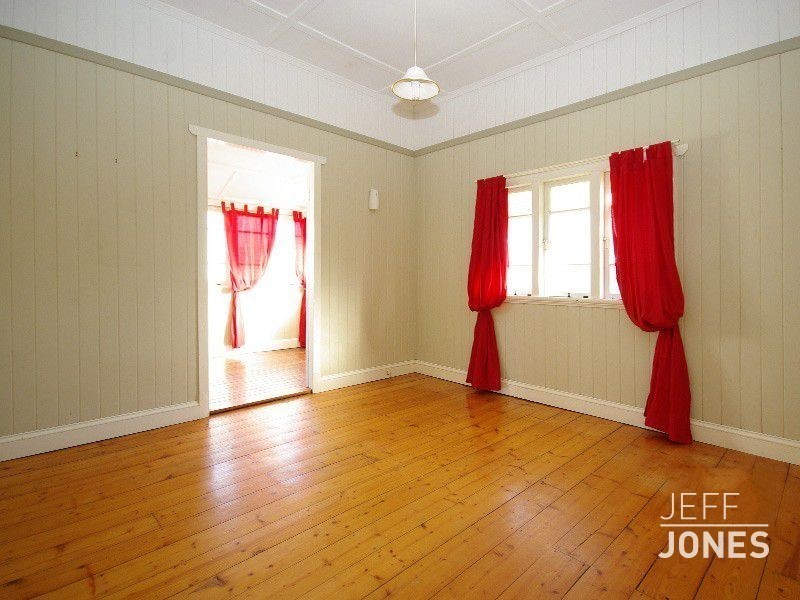 14 Leicester Street, Coorparoo QLD 4151