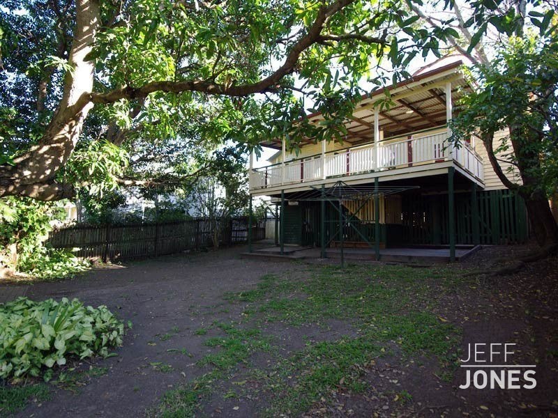 14 Leicester Street, Coorparoo QLD 4151