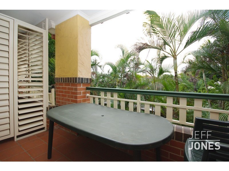 B3/52 Baron Street, Greenslopes QLD 4120