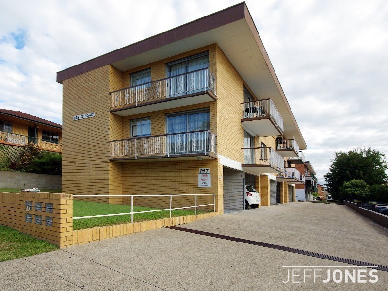 4/197 Cavendish Road, Coorparoo QLD 4151