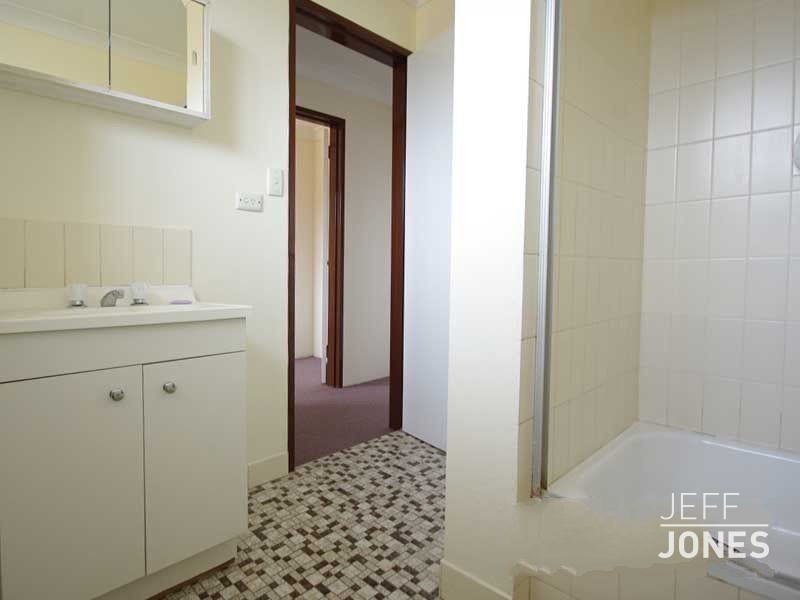 4/197 Cavendish Road, Coorparoo QLD 4151