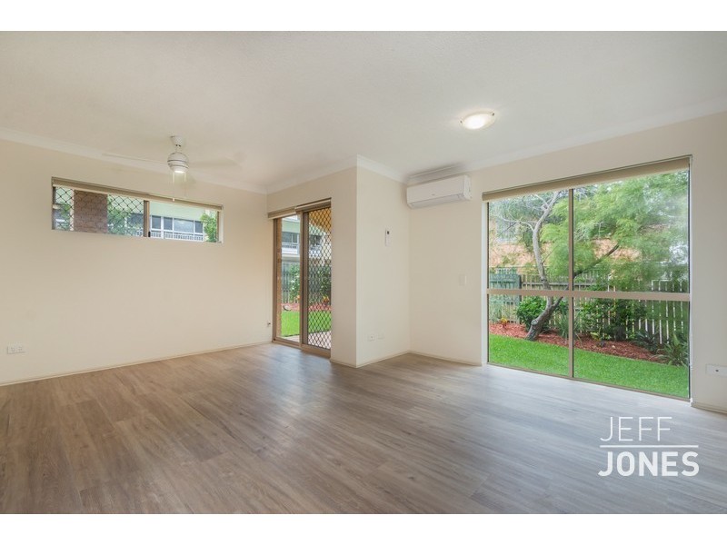 1/327 Cornwall Street, Greenslopes QLD 4120