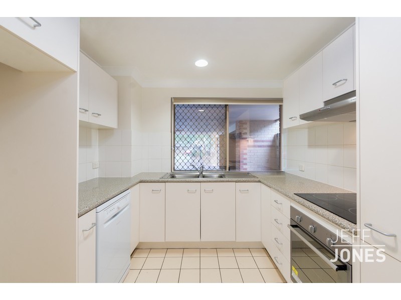 1/327 Cornwall Street, Greenslopes QLD 4120