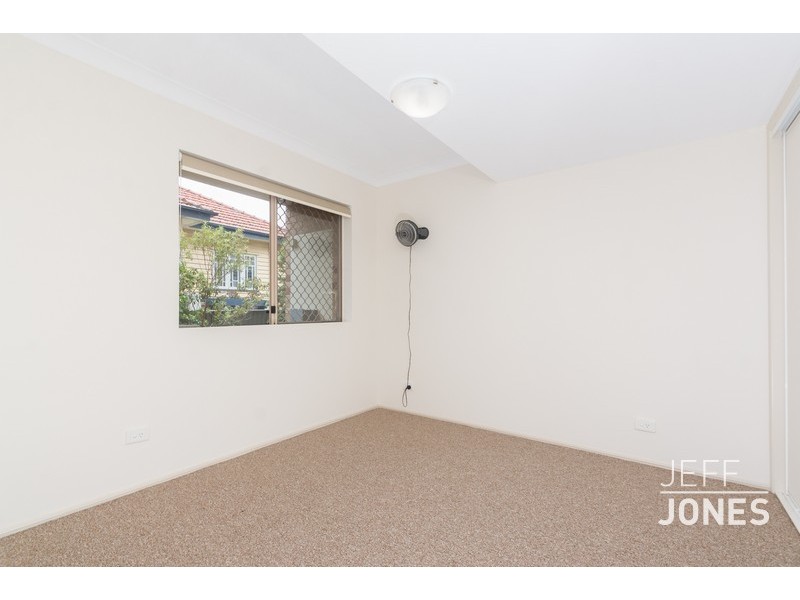 1/327 Cornwall Street, Greenslopes QLD 4120