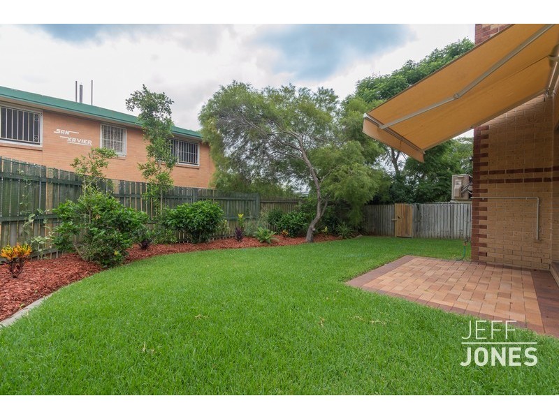 1/327 Cornwall Street, Greenslopes QLD 4120