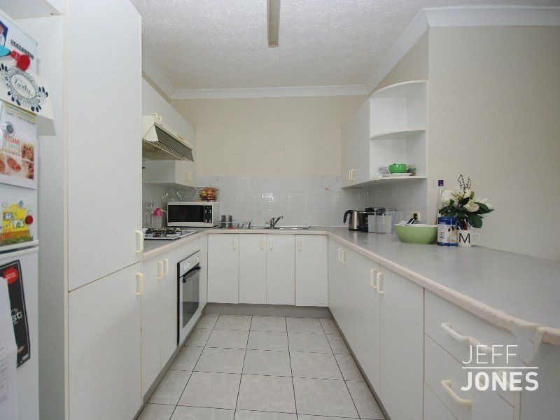 2/2 Gustavson Street, Annerley QLD 4103
