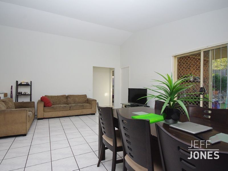 69 Oak Place, Mackenzie QLD 4156