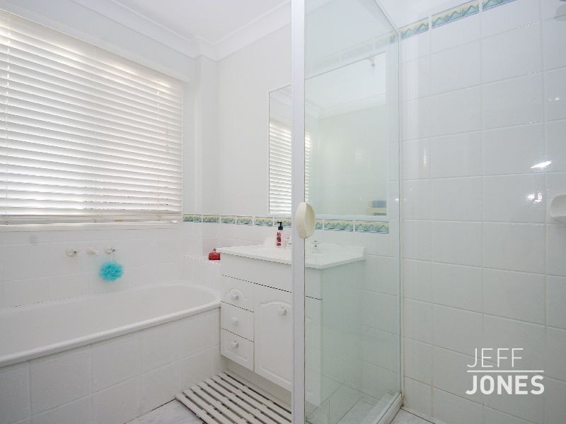 69 Oak Place, Mackenzie QLD 4156