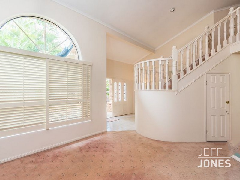 7 Kinrade Place, Carindale QLD 4152