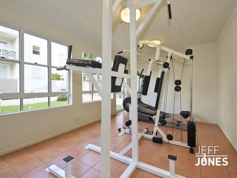 17/92 Norman Crescent, Norman Park QLD 4170