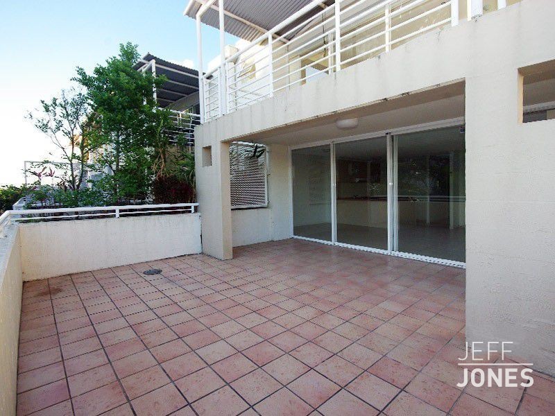 17/92 Norman Crescent, Norman Park QLD 4170