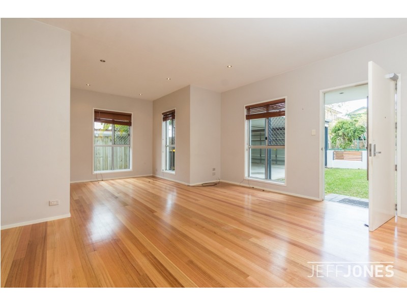 23 Mount Street, Greenslopes QLD 4120