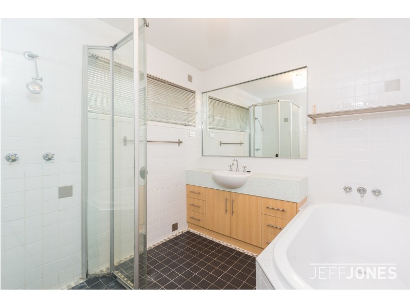 23 Mount Street, Greenslopes QLD 4120