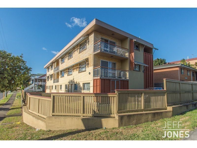 1/160 Juliette Street, Greenslopes QLD 4120