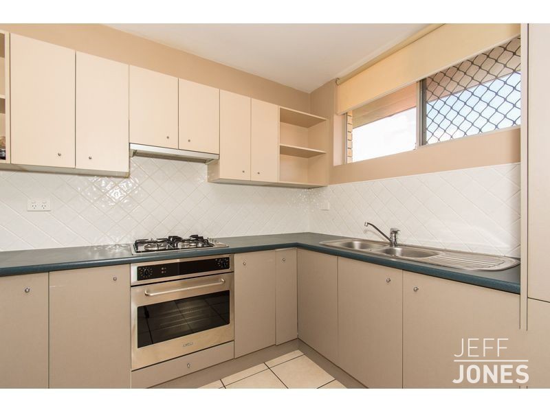 1/160 Juliette Street, Greenslopes QLD 4120