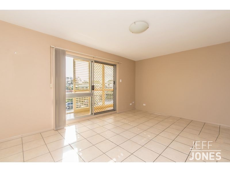 1/160 Juliette Street, Greenslopes QLD 4120