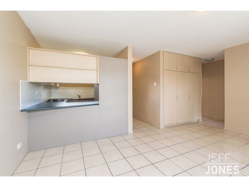 1/160 Juliette Street, Greenslopes QLD 4120