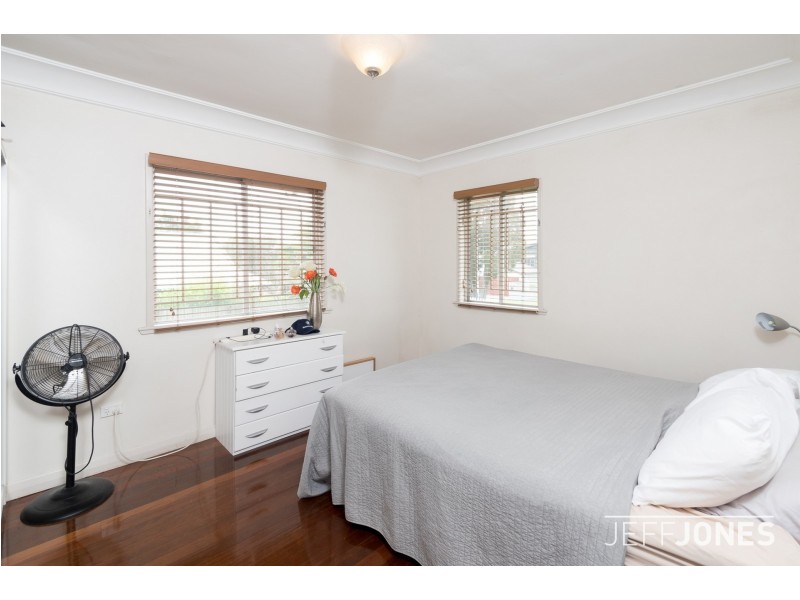 16 Orwell Street, Camp Hill QLD 4152